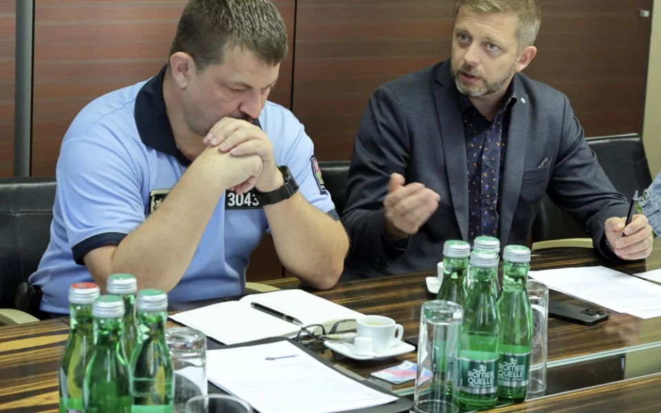 Odbory mají příslib růstu platů, reagoval Rakušan na chystaný protest policistů