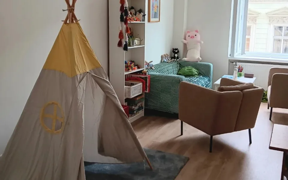 Dětem v krizových situacích pomohou v novém centru u Václaváku. Přijít mohou i samy