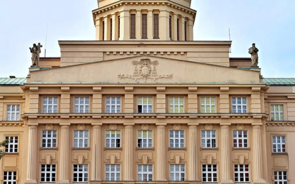 Budova Katolické teologické fakulty Univerzity Karlovy.