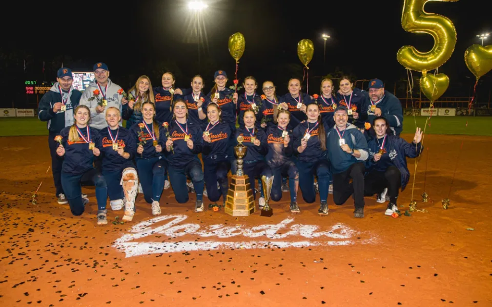 Softbalistky Joudrs získaly pátý domácí titul v řadě