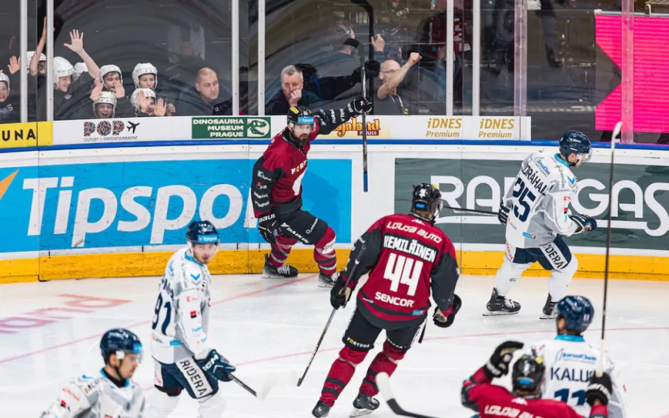Hokejisté Sparty porazili před vyprodanou O2 arenou Vítkovice 5:1