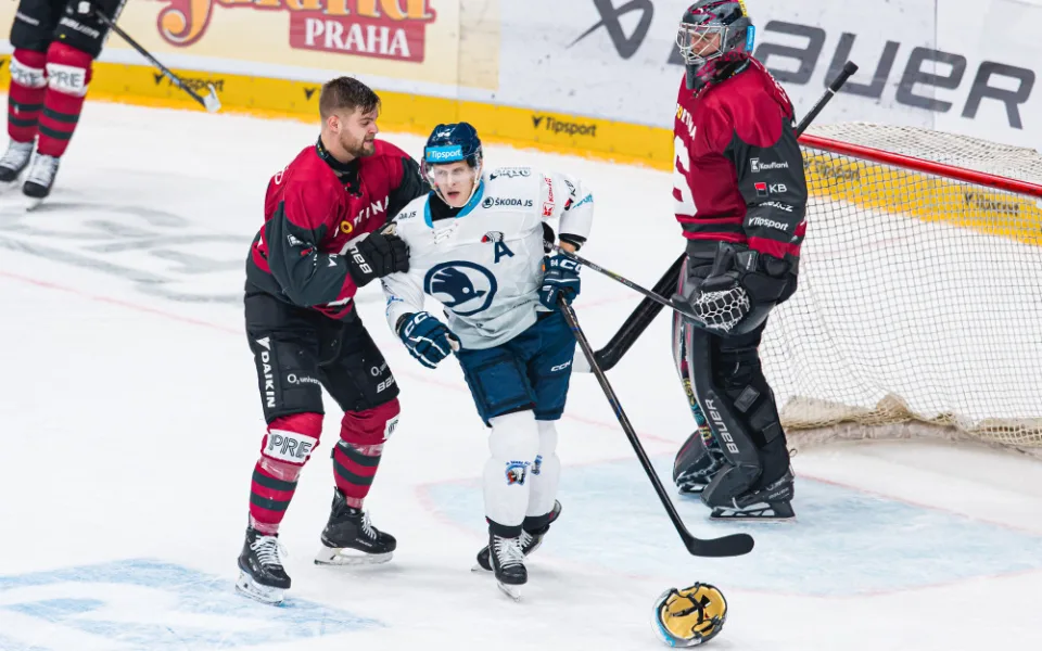 Hokejisté Sparty porazili Plzeň po nájezdech
