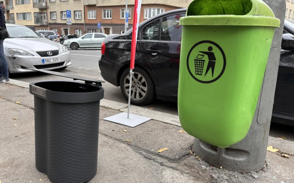 Praha testuje odpadkové koše v novém designu