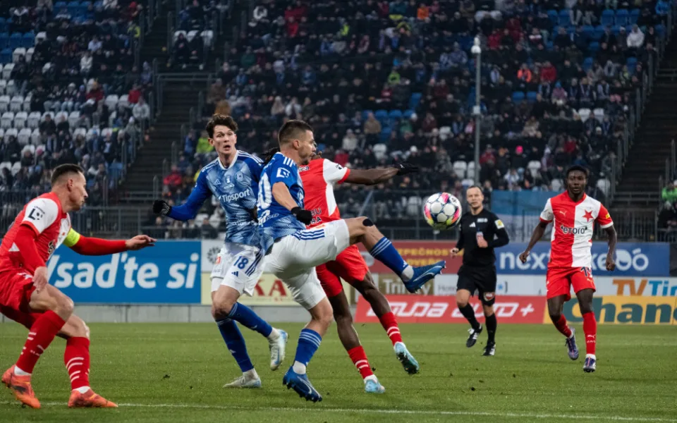 Ani propracované vizuály fanoušků na tribunách nepomohly a Slavia v Olomouci prohrála 1:0