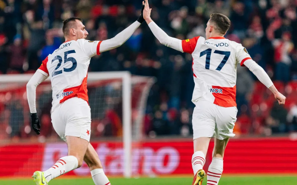 Slavia na domácím hřišti prohrála 2:1