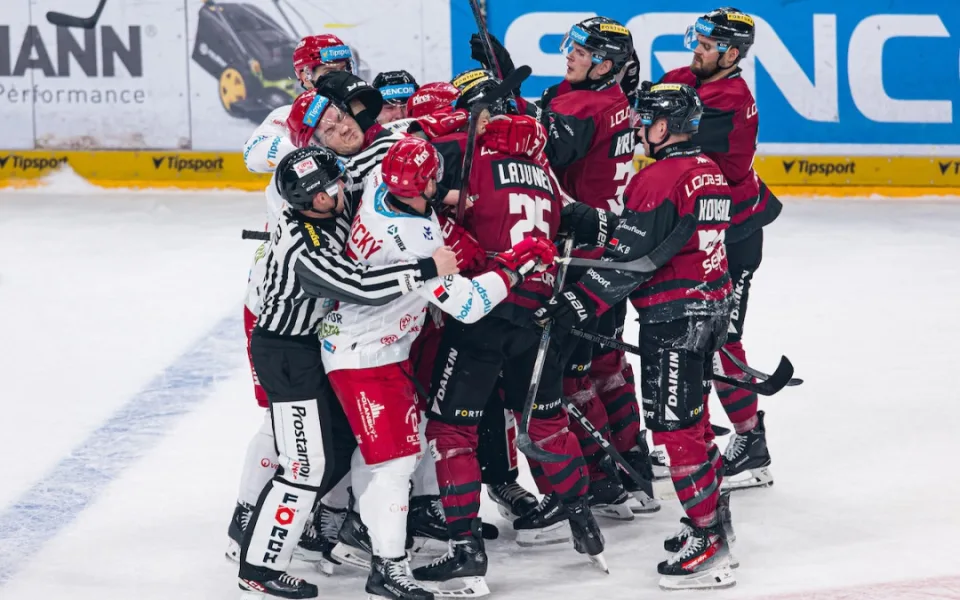Sparta prohrála doma s Třincem 2:3