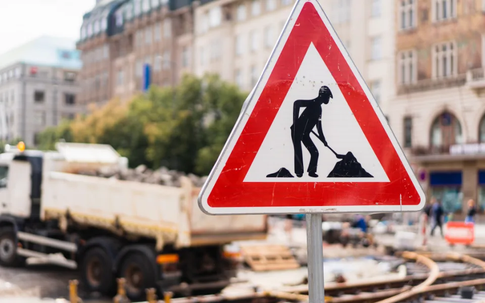 V Praze příští rok začne oprava vinohradského divadla nebo stavba tramvajové linky