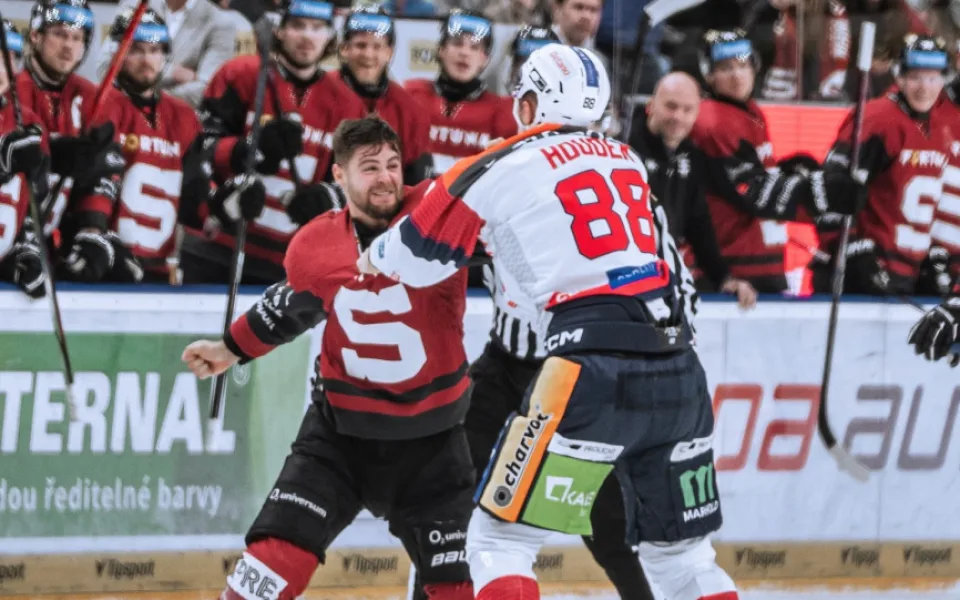 Hokejisté Sparty porazili i potřetí v sezoně Pardubice