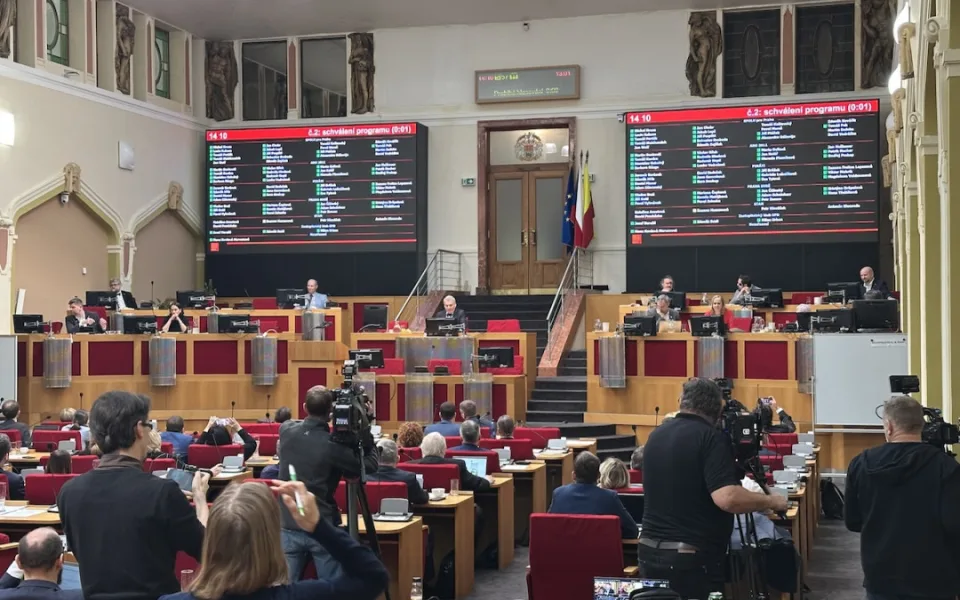 Program zastupitelé schválili po druhé hodině.