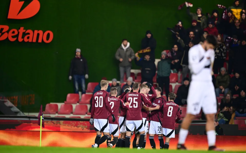 Sparťané nepustili Hradec ke slovu a vyhráli 3:0
