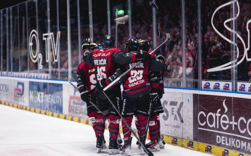 Hokejisté Sparty přehráli Pardubice 5:3, Dynamo porazili počtvrté v sezoně