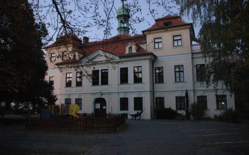 Majetkový úřad se potřetí pokusí v aukci prodat pražský zámek Veleslavín