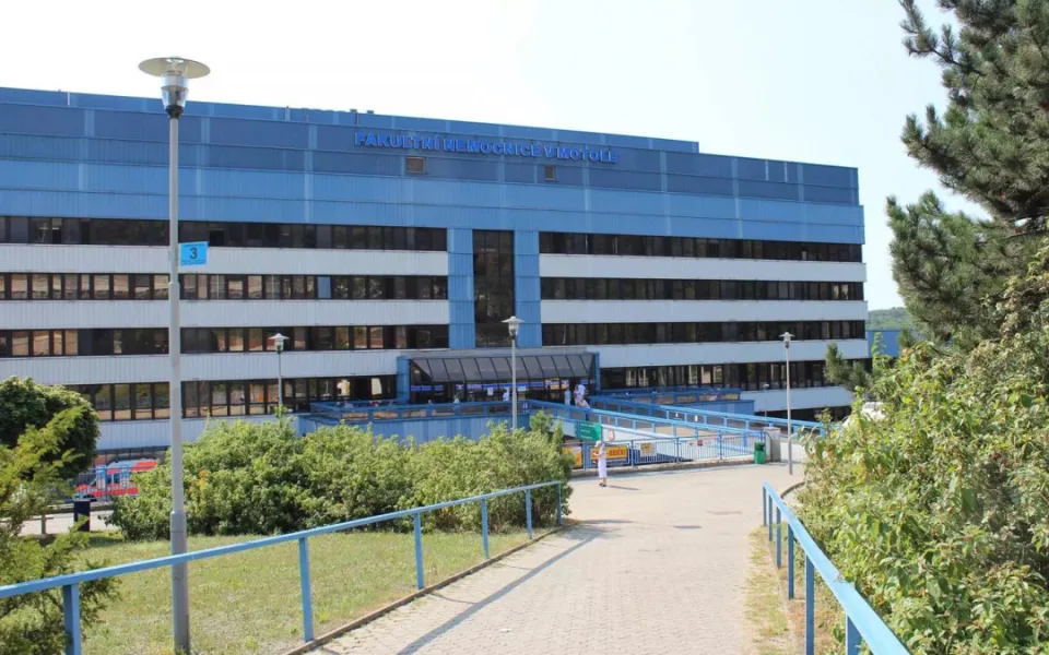 Zakázky v Motole. Kromě exředitele Ludvíka je ve vazbě také šéf ČSU Jansta