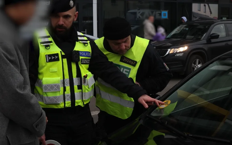 Policie při rozsáhlé víkendové kontrole taxikářů vybrala na pokutách přes 300 tisíc korun