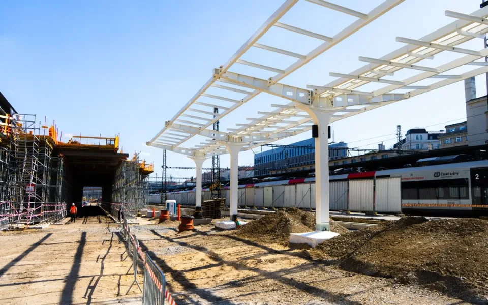 Na Masarykově nádraží v Praze vzniká nové nástupiště, cena modernizace vzrostla