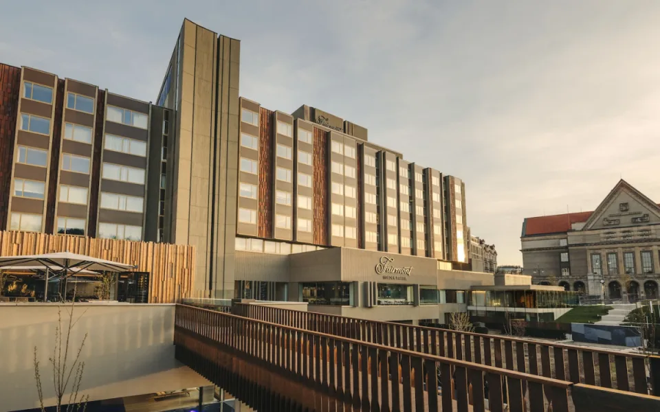 Po rekonstrukci otevřeli hotel Fairmont Golden Prague, dřívější InterContinental. Noc vyjde na patnáct tisíc