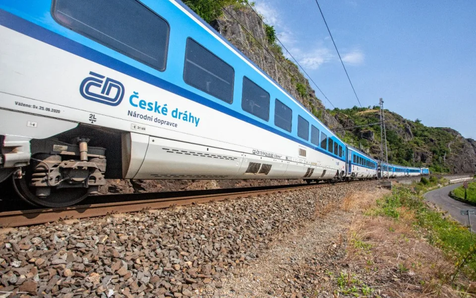 České dráhy kvůli velikonočnímu cestování posilují spoje