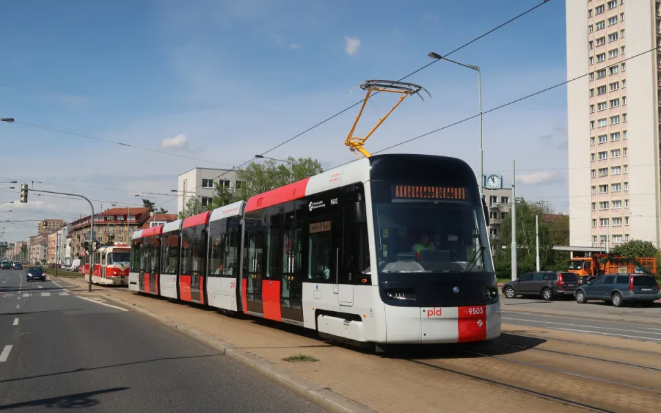 Do ulic dnes vyrazí nová tramvaj pro Prahu. Zatím ještě bez cestujících