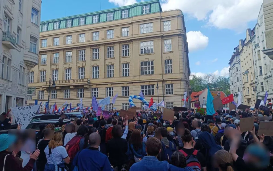 Prahu dnes ovládly akce spojené s potratovou tematikou, v akci je i antikonfliktní tým