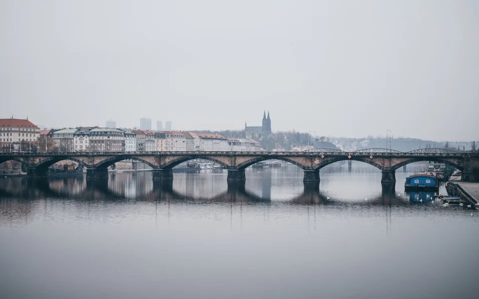 Zataženo a přízemní mrazíky. Studené počasí potrvá minimálně celý týden
