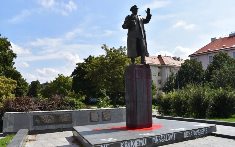 Památník odstranili před šesti lety.
