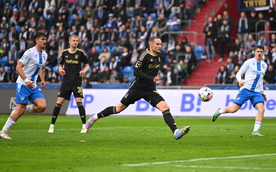 Sparta prohrála s Baníkem 3:2 a klesla na páté místo