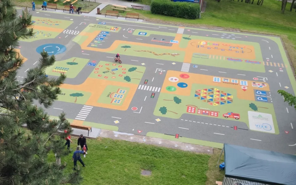 Na sídlišti v pražských Ďáblicích se otevřel dopravní park pro děti
