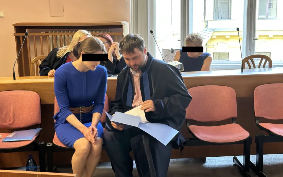 Za vraždu vůdce sekty dostala zubařka 12 let vězení, tělocvikářka o rok víc