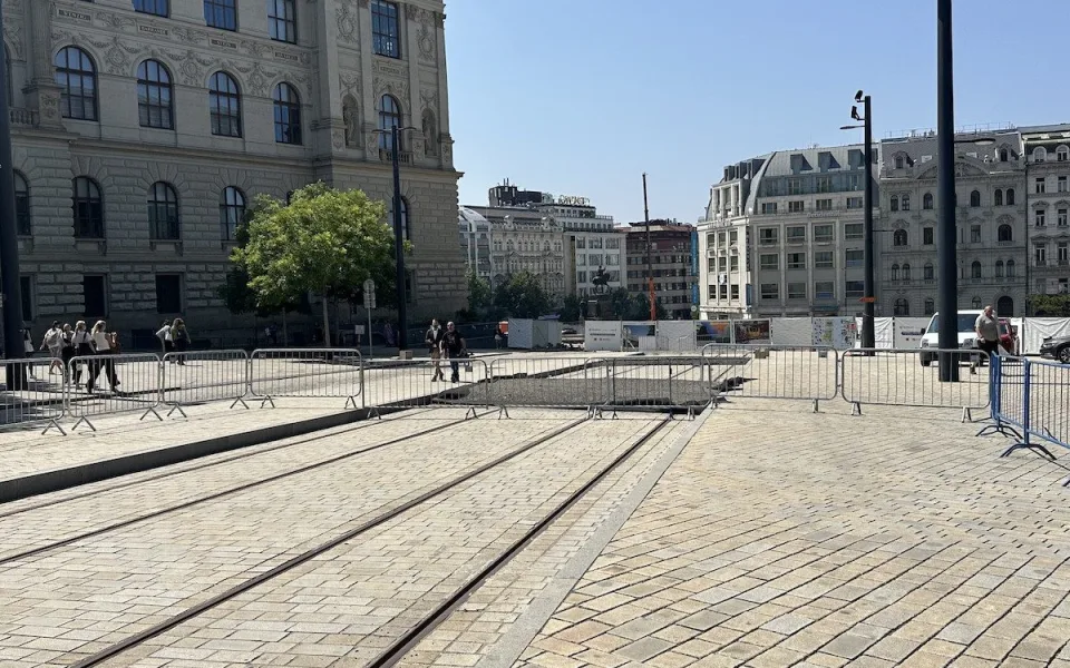 Začíná stavba tramvajové trati vedle Národního muzea, primátor nadšený není