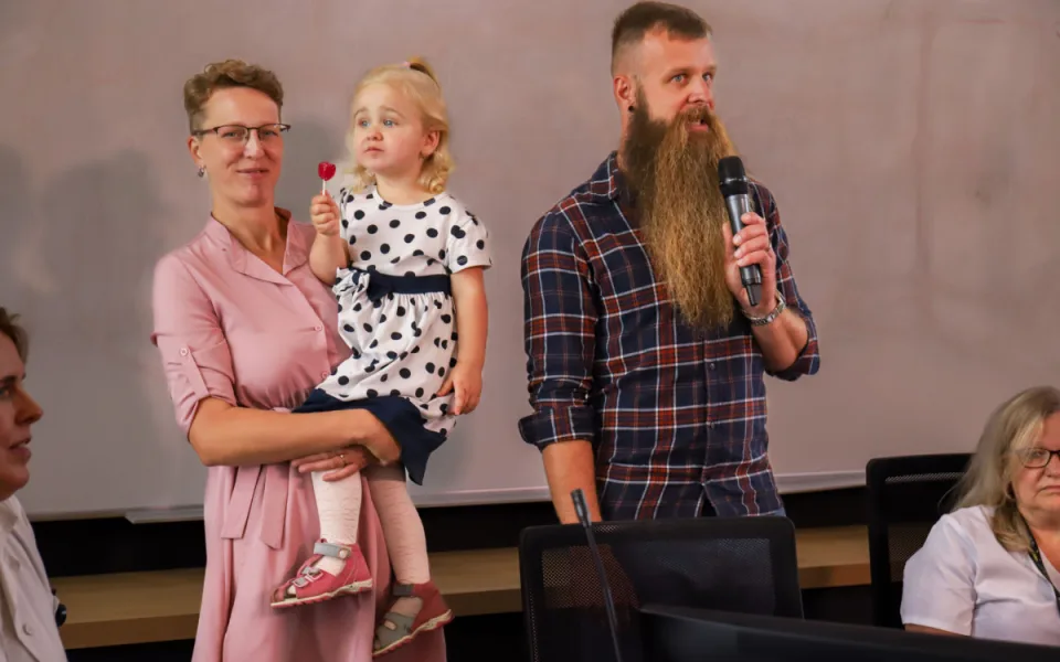 Madlence, které chtěly darovat kostní dřeň tisíce lidí, zabírá léčba. Transplantaci nepotřebuje