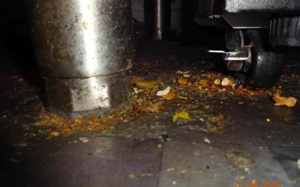 Mastnota a špína všude. Hygiena zavřela restauraci v Edenu
