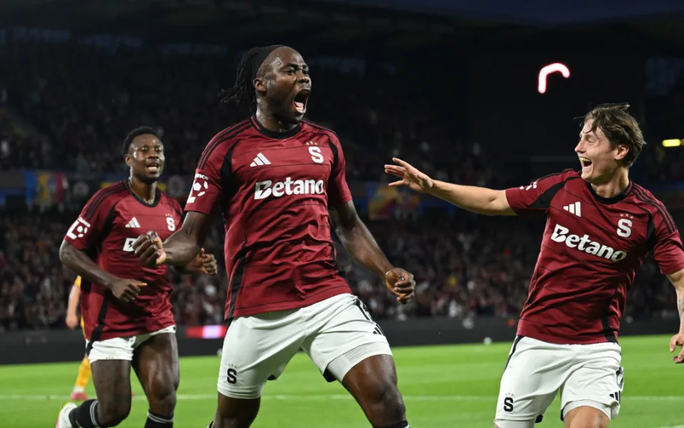 Fotbalisté Sparty otočili zápas s Duklou a vyhráli 3:2. Utkání rozhodl Uchenna