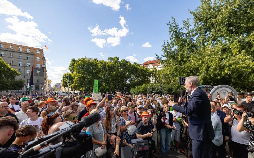 Mítink Spolu v Praze provázely protesty propalestinských aktivistů