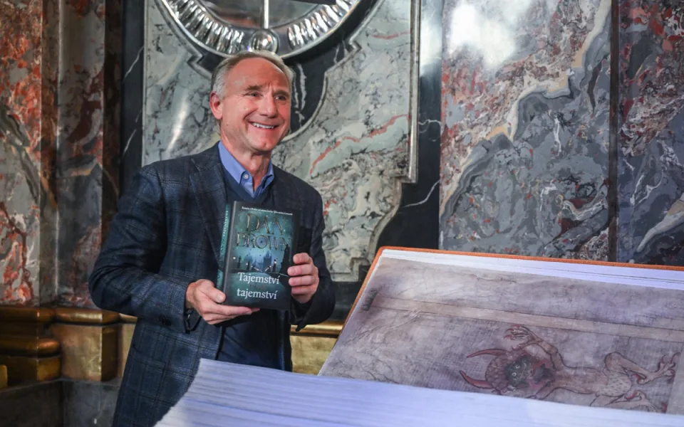 Dan Brown