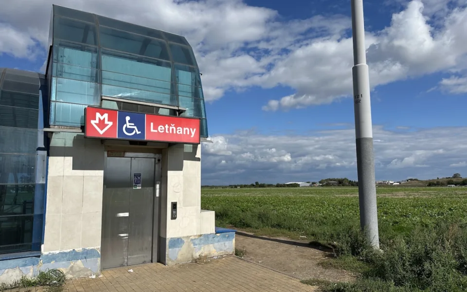 Praha získá od státu pozemky v Letňanech, postaví byty a nemocnici