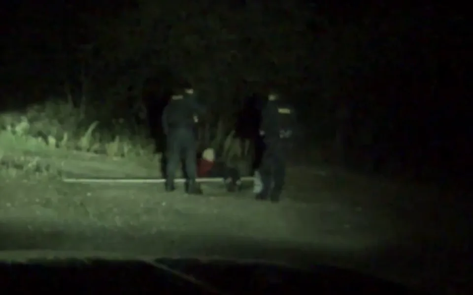 Ženu zachránila policie.