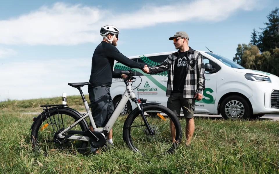 SOS svoz cyklistů na Lipně: 38 výjezdů pomohlo cyklistům i rodinám.