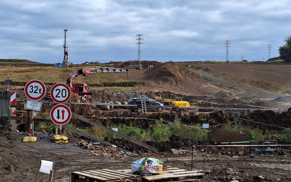 Výstavba Pražského okruhu u Říčan si vyžádá omezení na trati Praha-Benešov