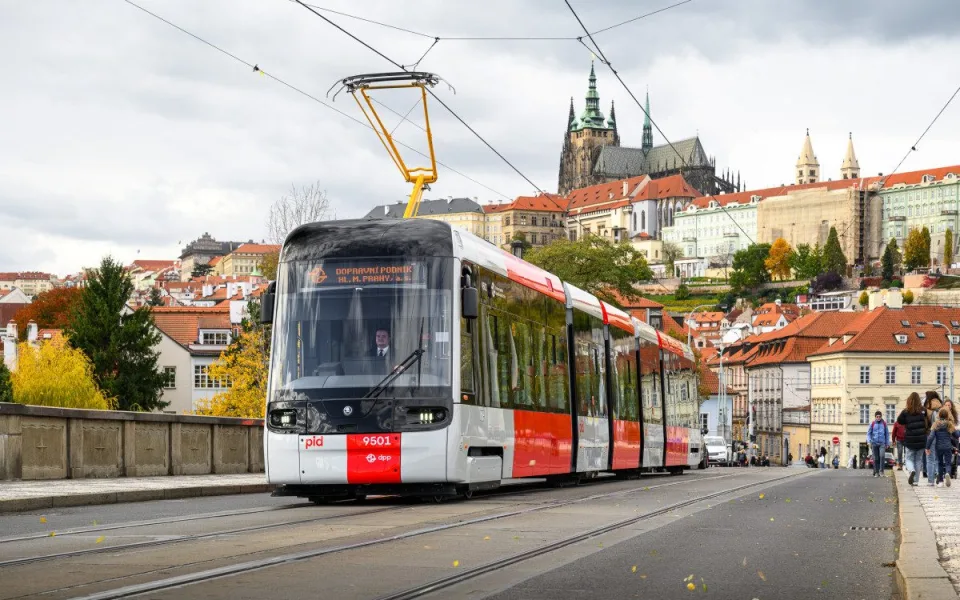 Do provozu vyjede sedm nových tramvají Škoda 52-7
