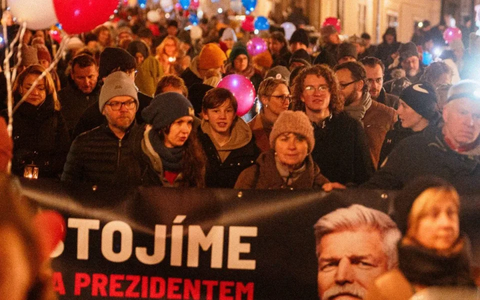 Milion chvilek donesl na Hrad téměř 176 tisíc podpisů na podporu prezidenta