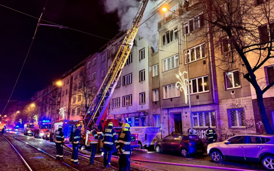 VIDEO: Silvestr v Praze začal klidně, zásahů bylo ale nakonec mnohem víc než loni