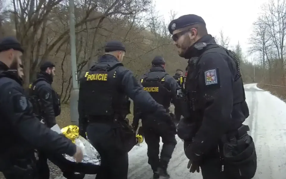 Senior se ztratil v Prokopském údolí. Najít se ho podařilo i díky dronu