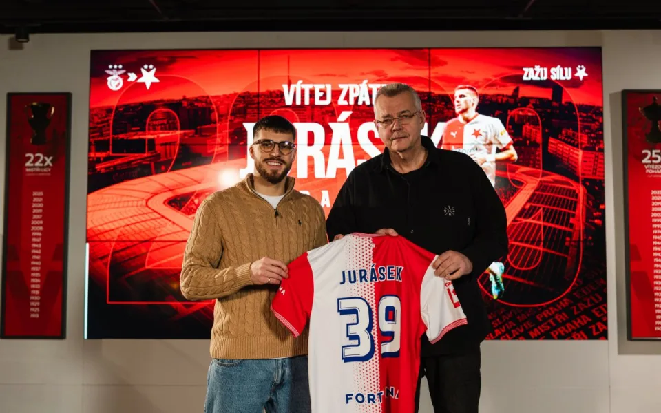 Fotbalista Jurásek se vrátil do Slavie.