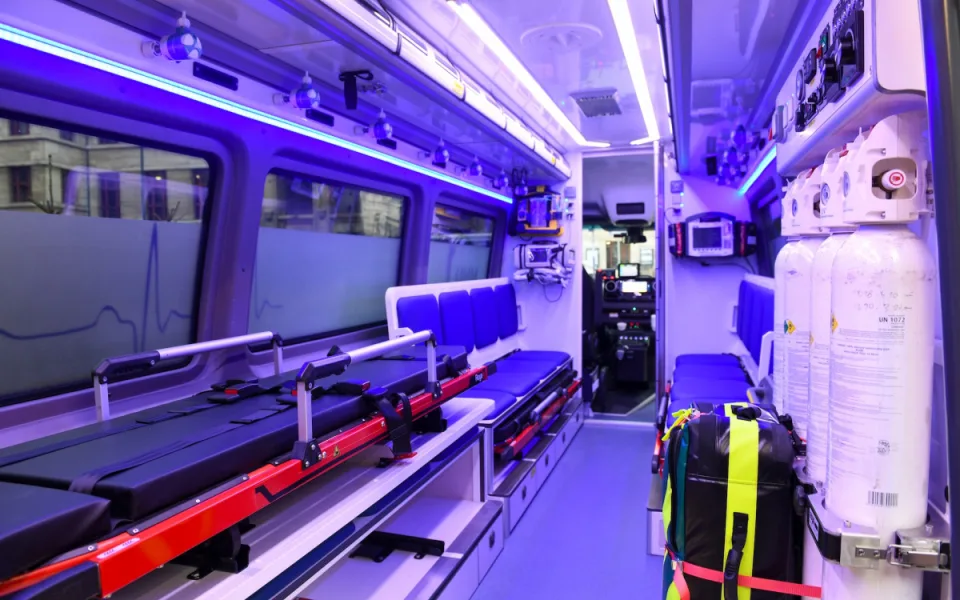 Pražští záchranáři představili novou sanitku za 7 milionů. Poslouží při evakuacích