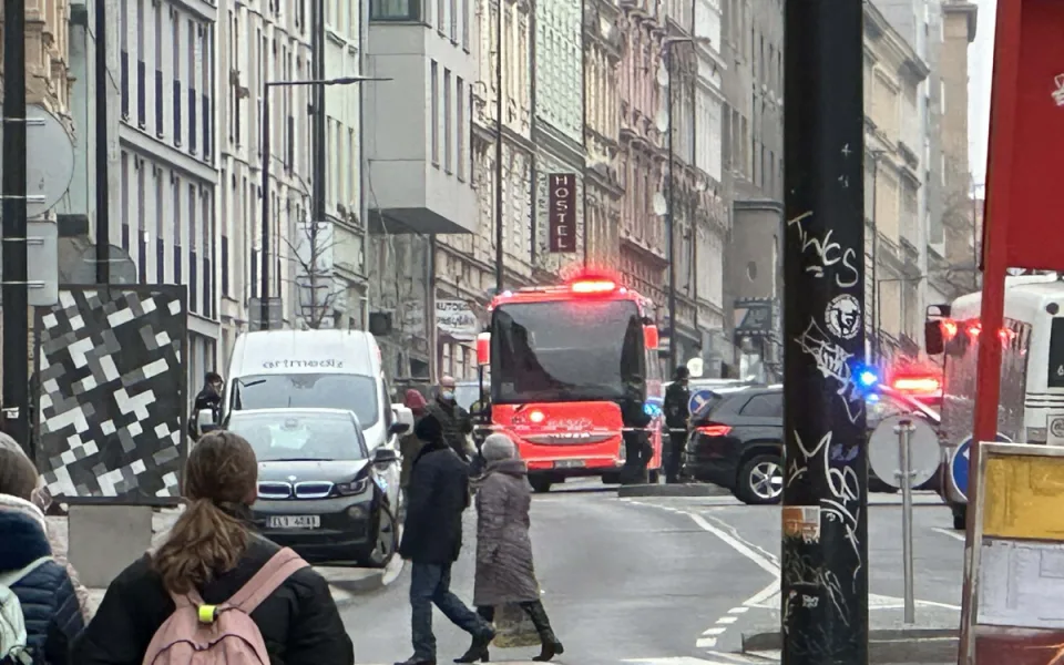 Na místě zasahovaly desítky policistů