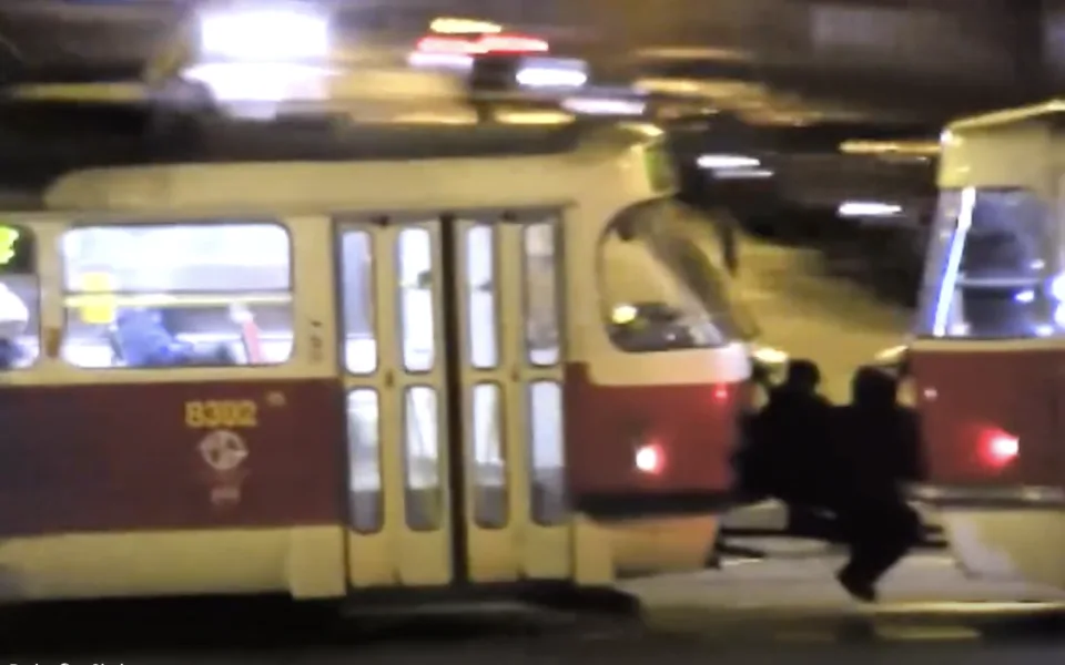 Kluci se svezli jednu zastávku.