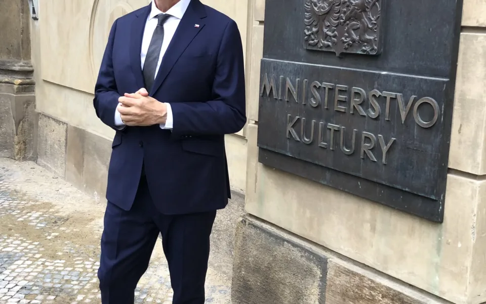 Vůz ministra kultury Klempíře boural na Kulaťáku, politik jel do nemocnice