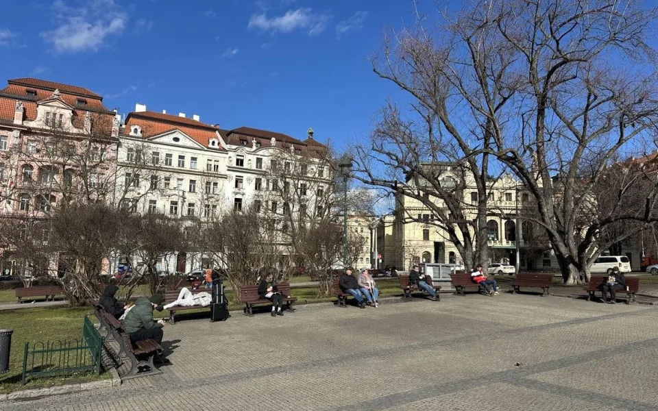 Prahu tento týden čekají jarní teploty, může být až 17 stupňů
