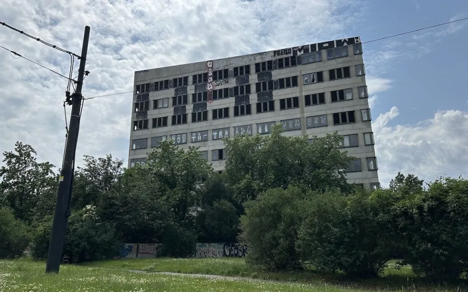 Radní znovu vyloučili dvě firmy z tendru na dostavbu Nové Palmovky, zbývá jen jedna
