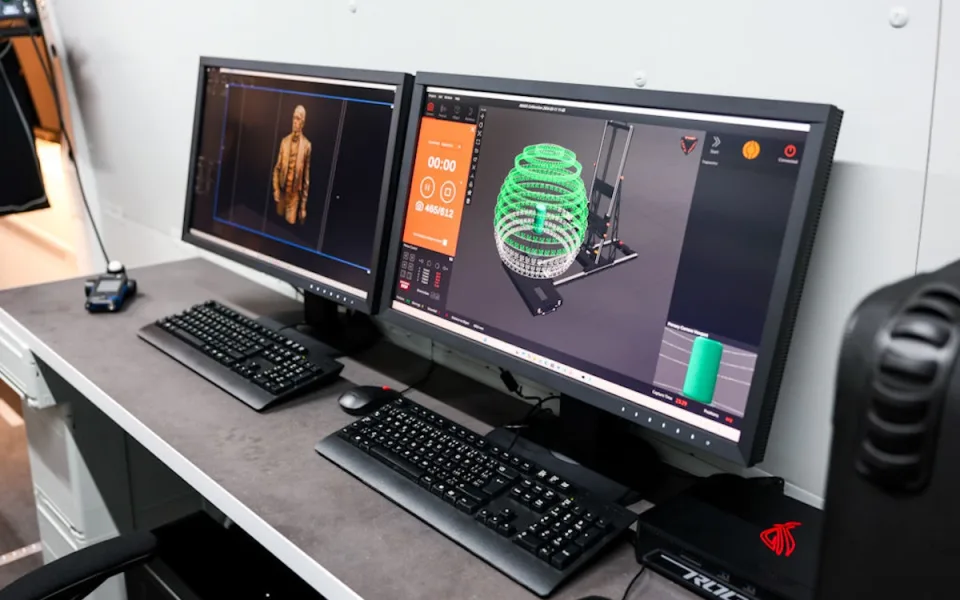 Na Ukrajinu jede z Prahy další mobilní digitalizační pracoviště, bude dokumentovat památky